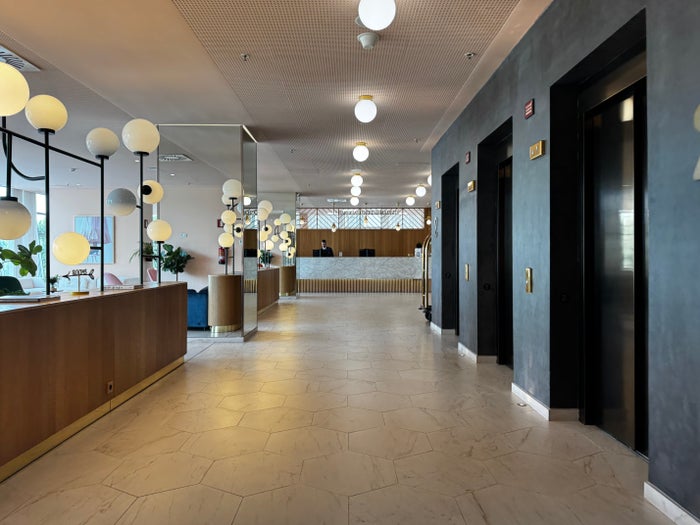 Barcelo Torre de Madrid lobby
