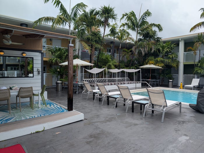 Best Western Hibiscus Motel Key West pool seating