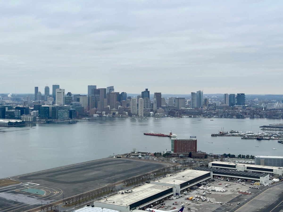 How To Get Between New York and Boston: Flying, Driving, or Taking the Train 