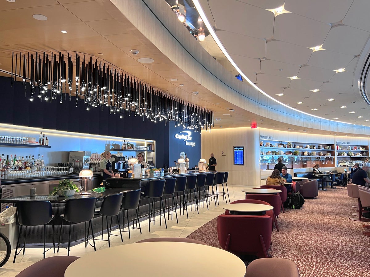The Upgraded Points Podcast: Best Credit Cards for Airport Lounge Access [Episode 11]