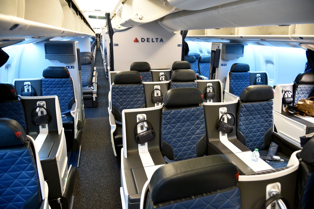 Delta B767 300ER Delta One back of cabin