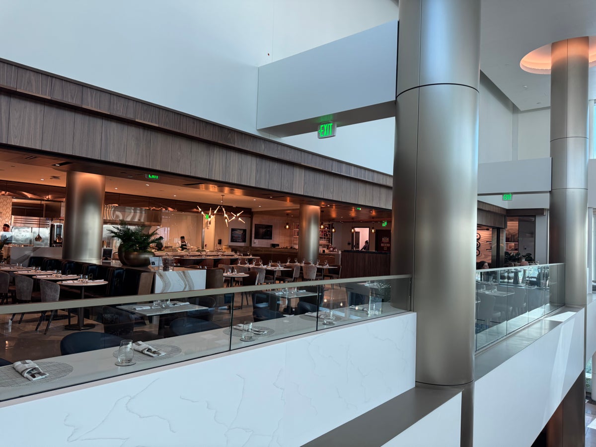 Delta One Lounge SEA Dining