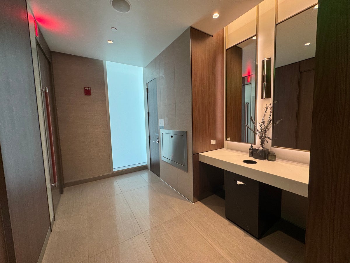 Delta One Lounge SEA Restrooms