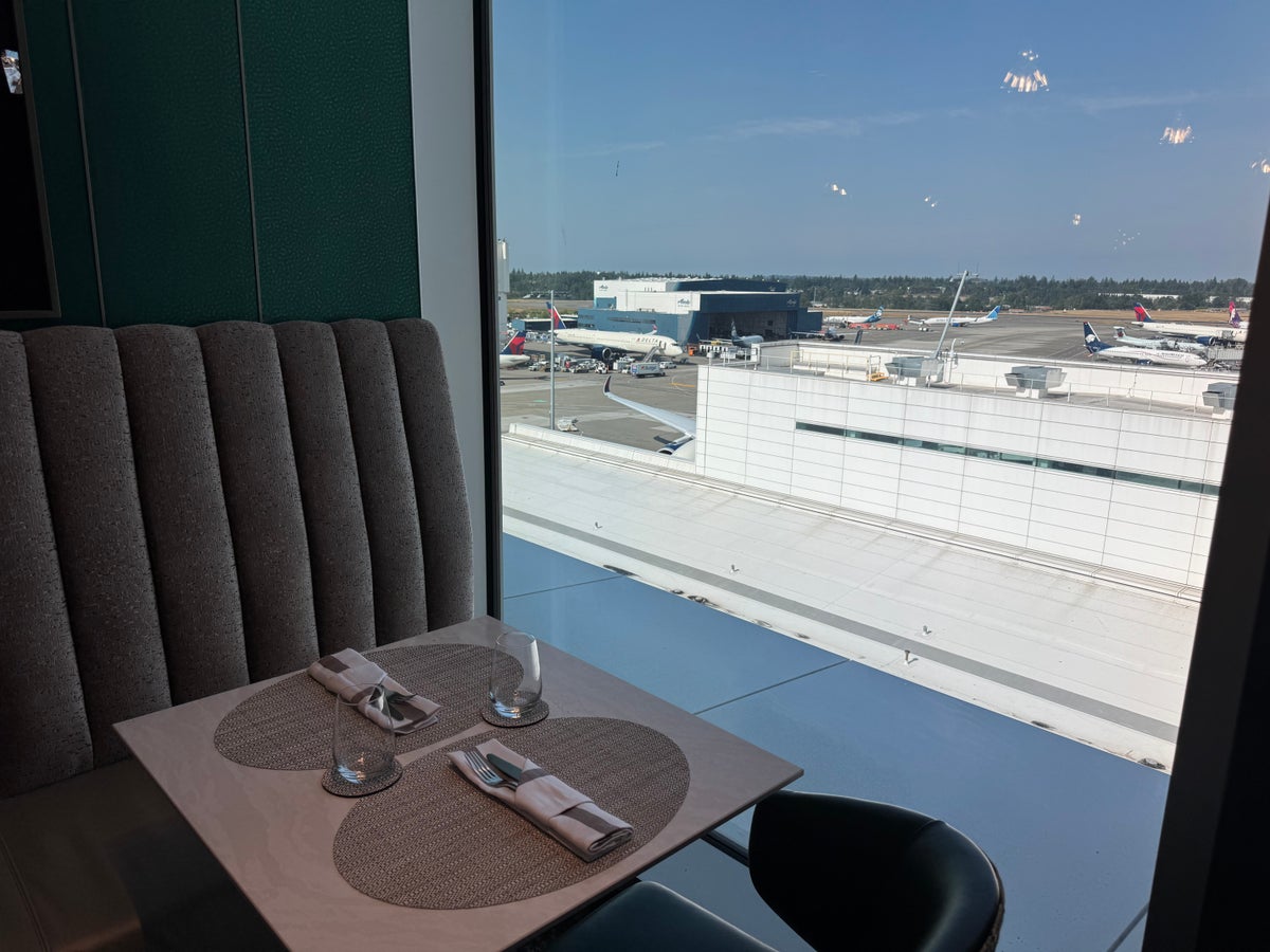 Delta One Lounge SEA Seating Views