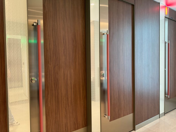 Delta One Lounge SEA Toilet Stalls