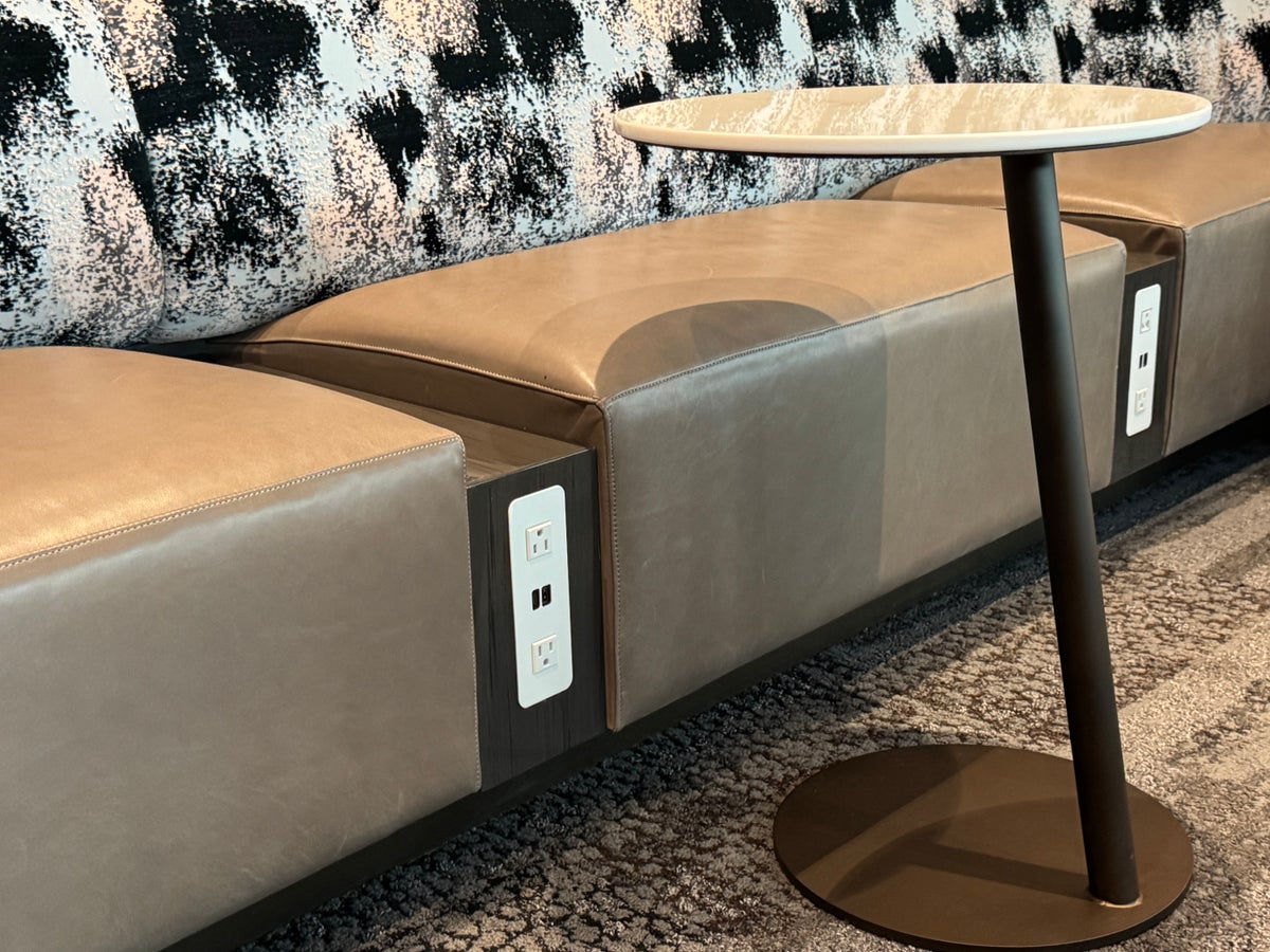 Delta Sky Club SEA Power Outlet