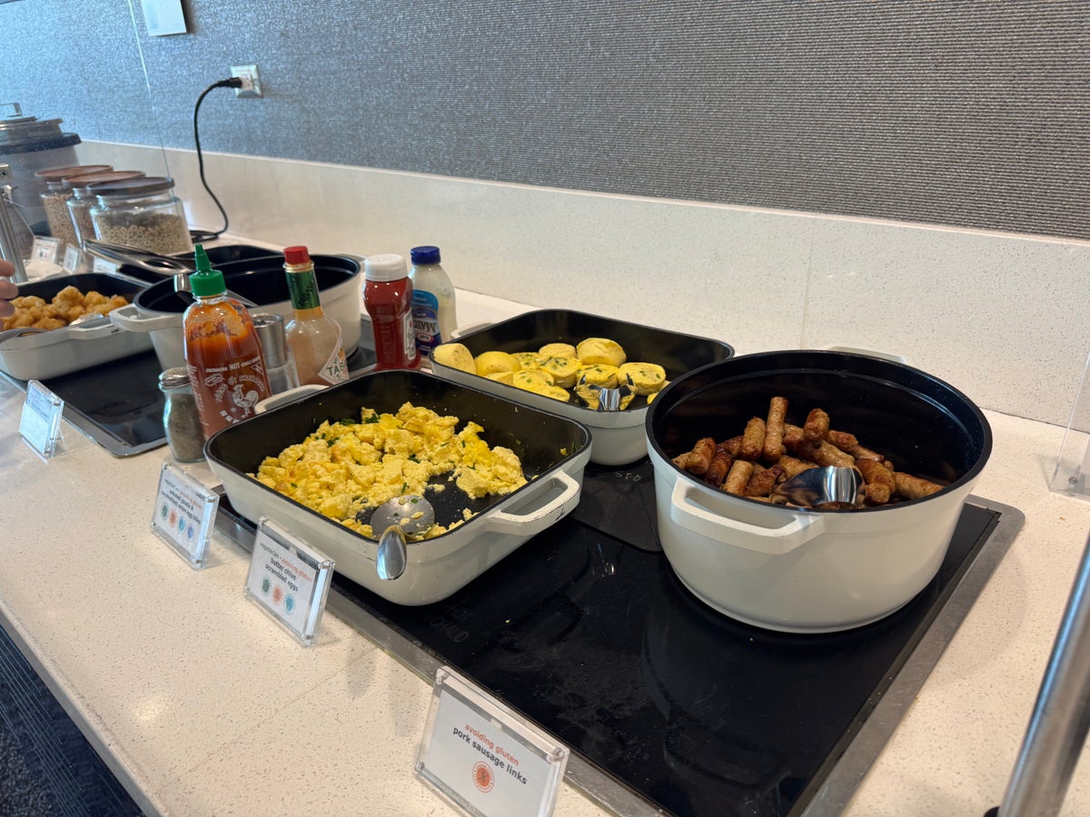 Delta Sky Club SFO Breakfast