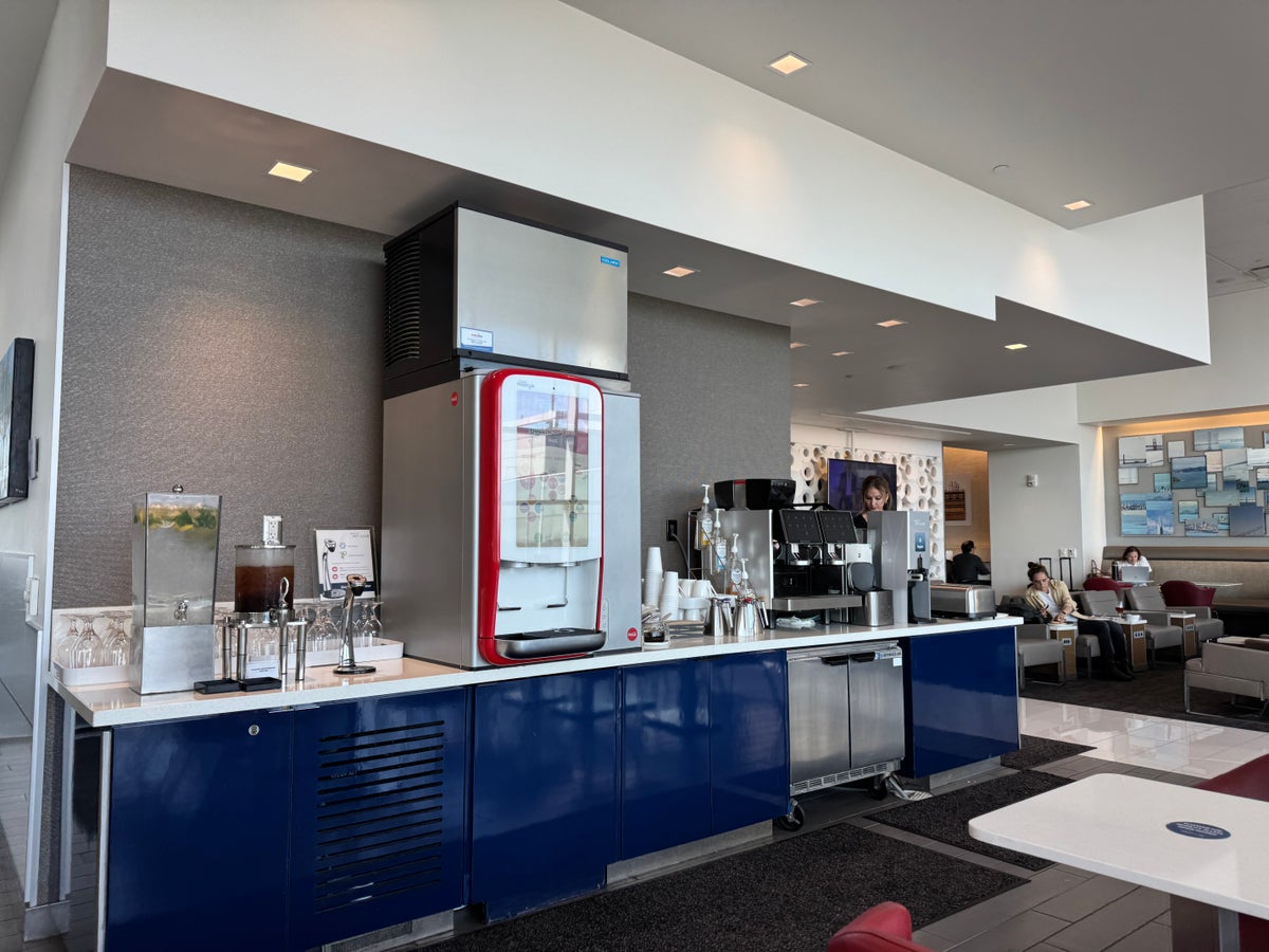 Delta Sky Club SFO Drinks