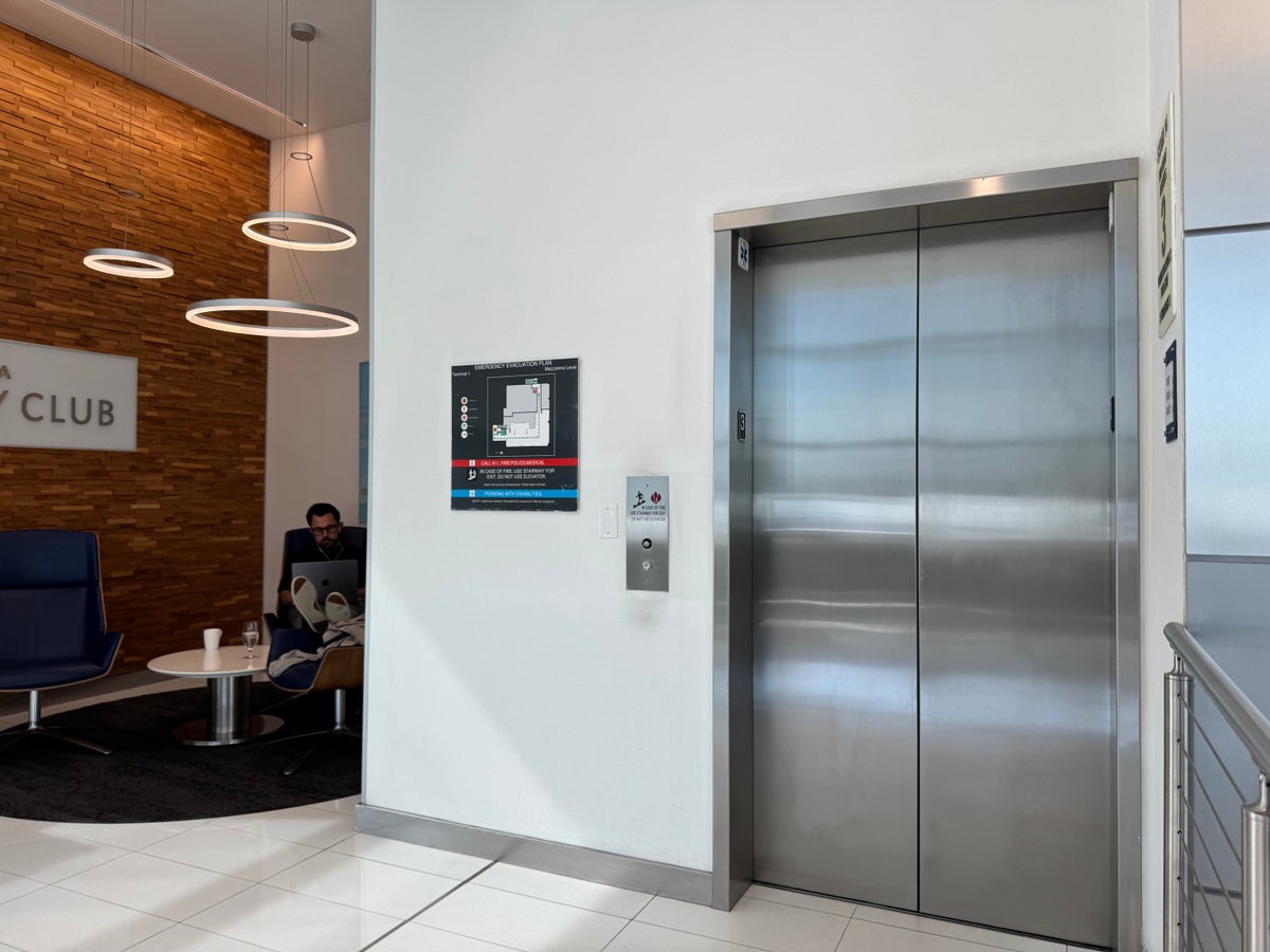 Delta Sky Club SFO Elevator