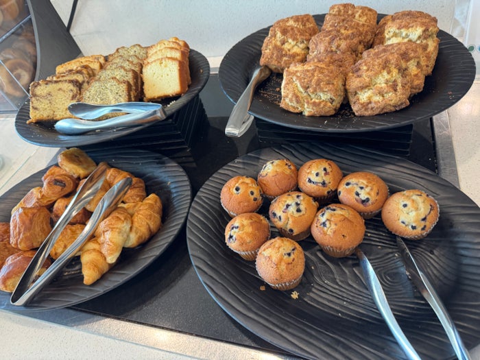 Delta Sky Club SFO Muffins