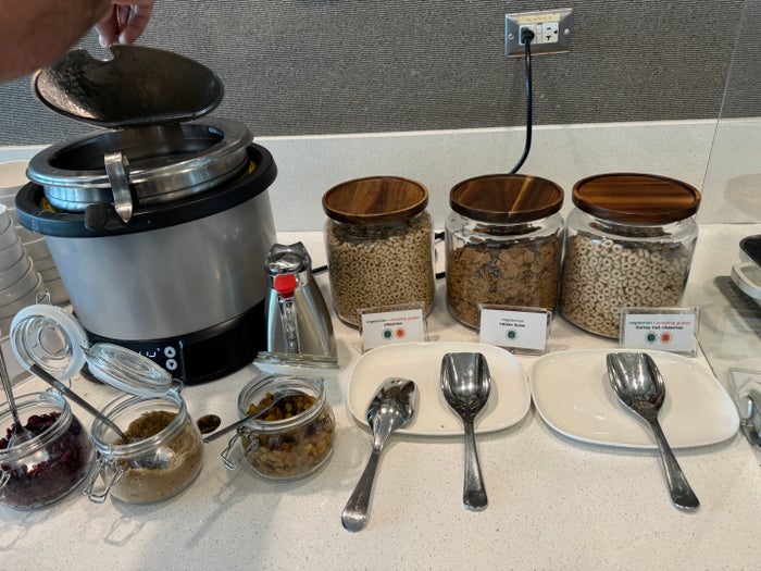 Delta Sky Club SFO Oatmeal