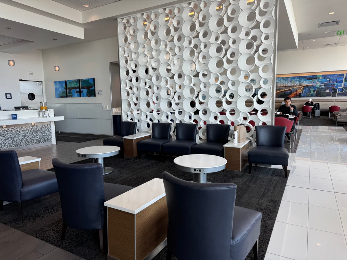 Delta Sky Club SFO Seats