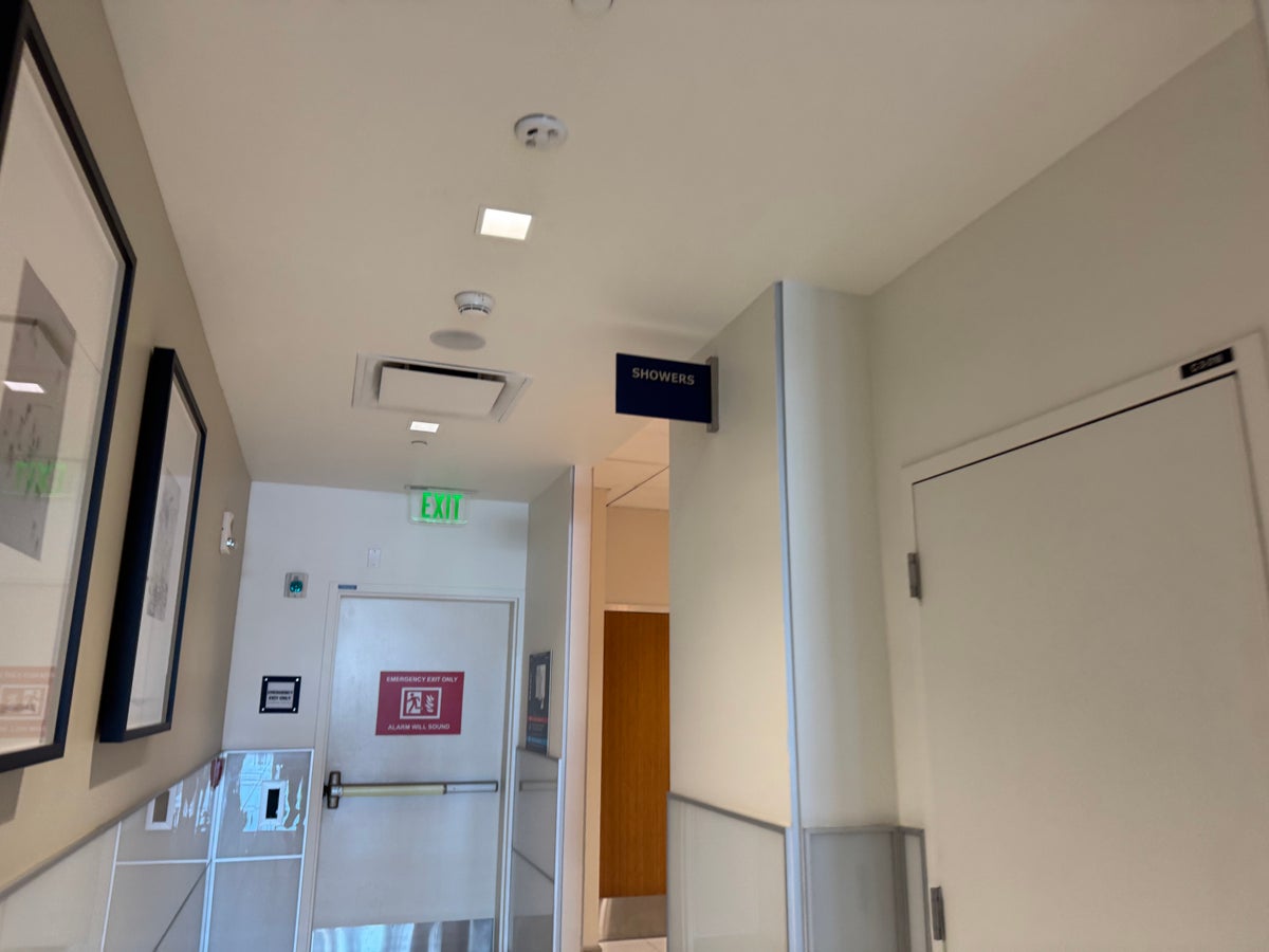 Delta Sky Club SFO Showers
