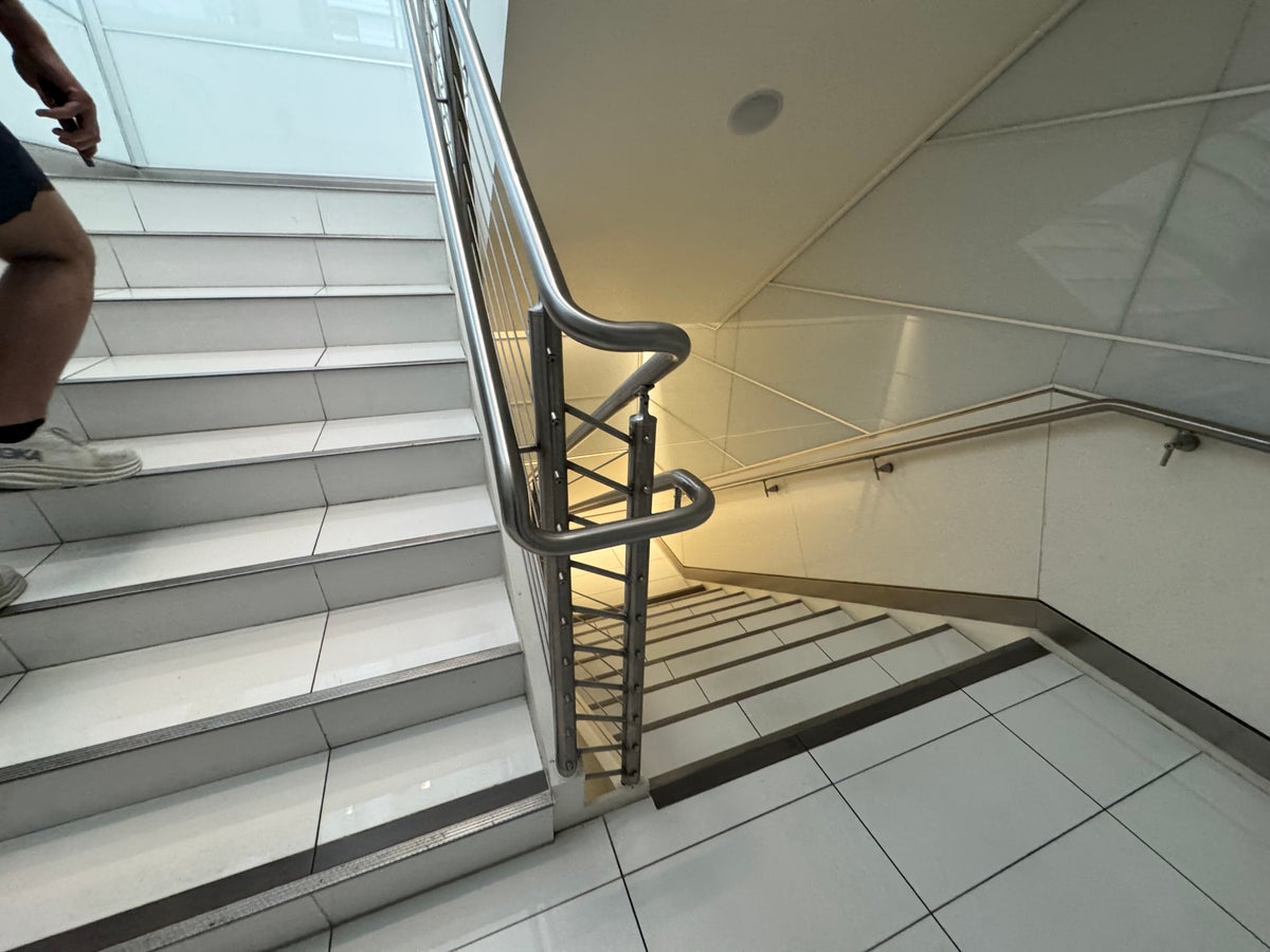 Delta Sky Club SFO Stairs