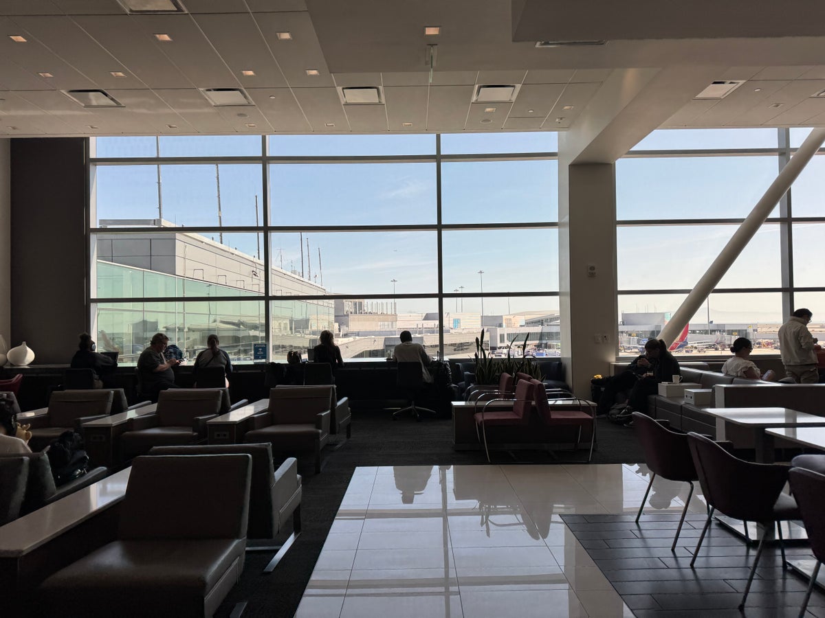 Delta Sky Club SFO Tarmac Views