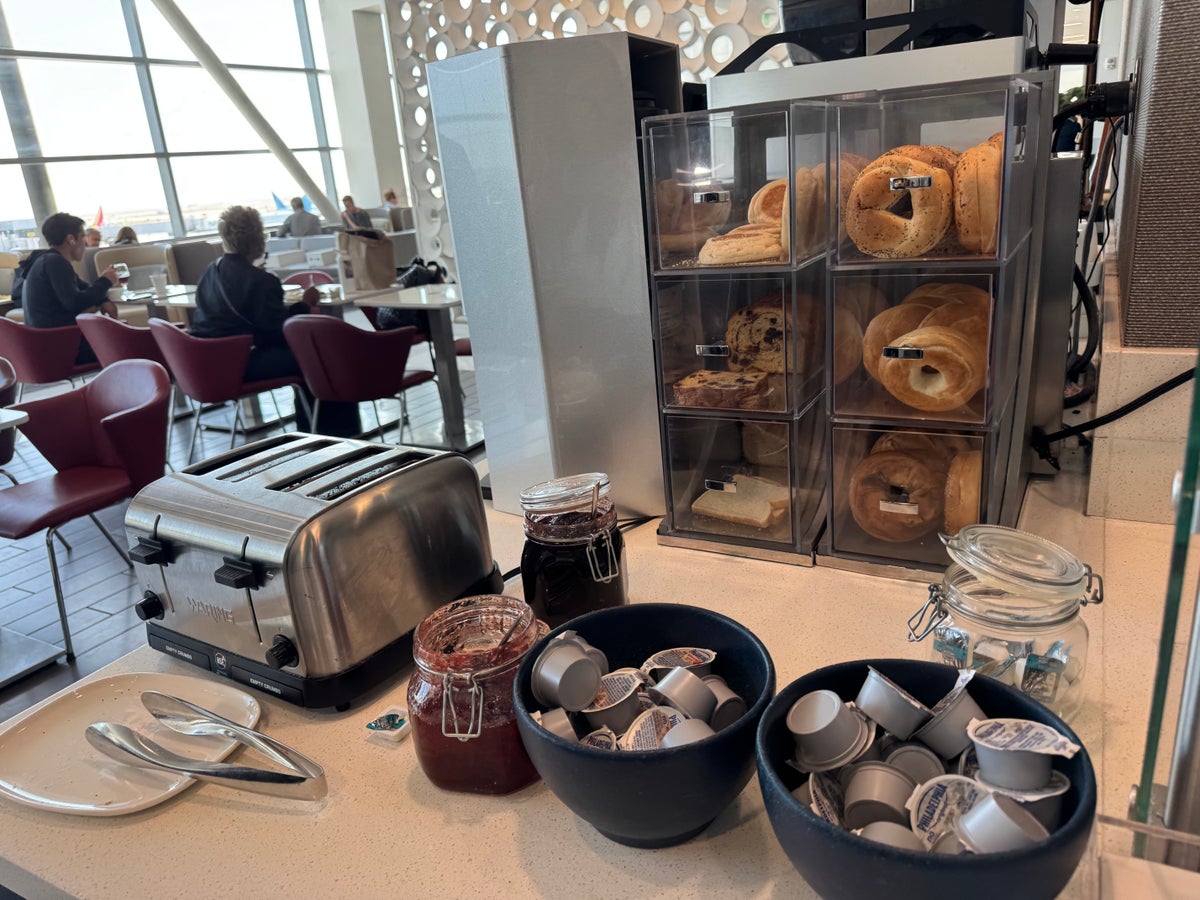 Delta Sky Club SFO Toaster