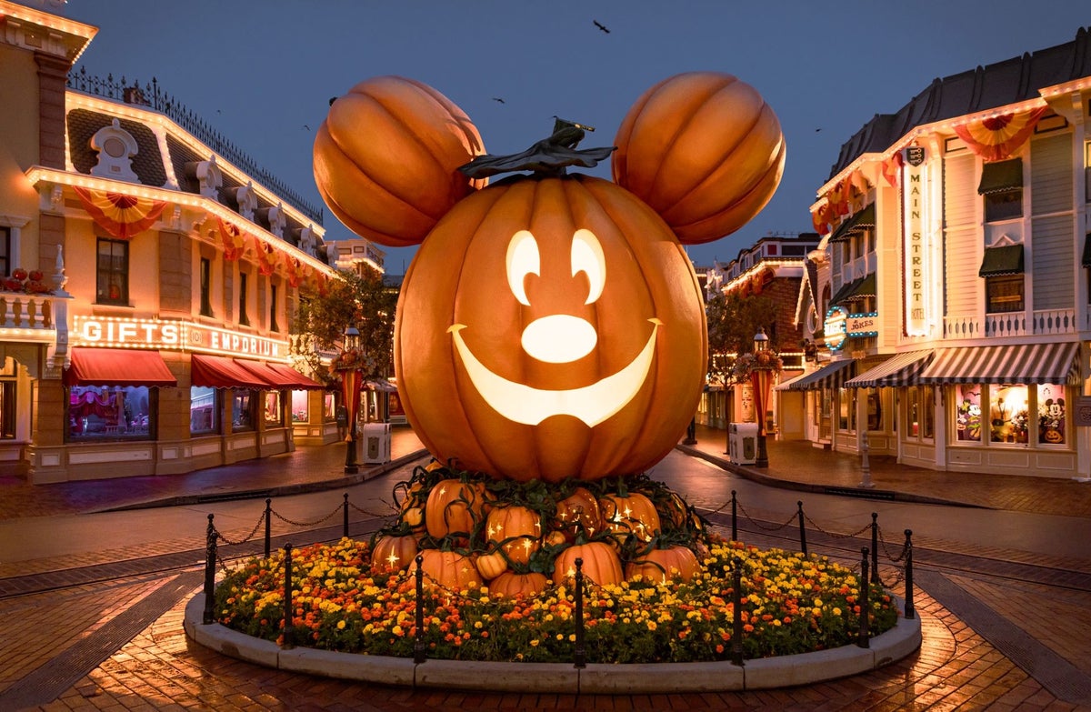 Disneyland Halloween pumpkin 2025