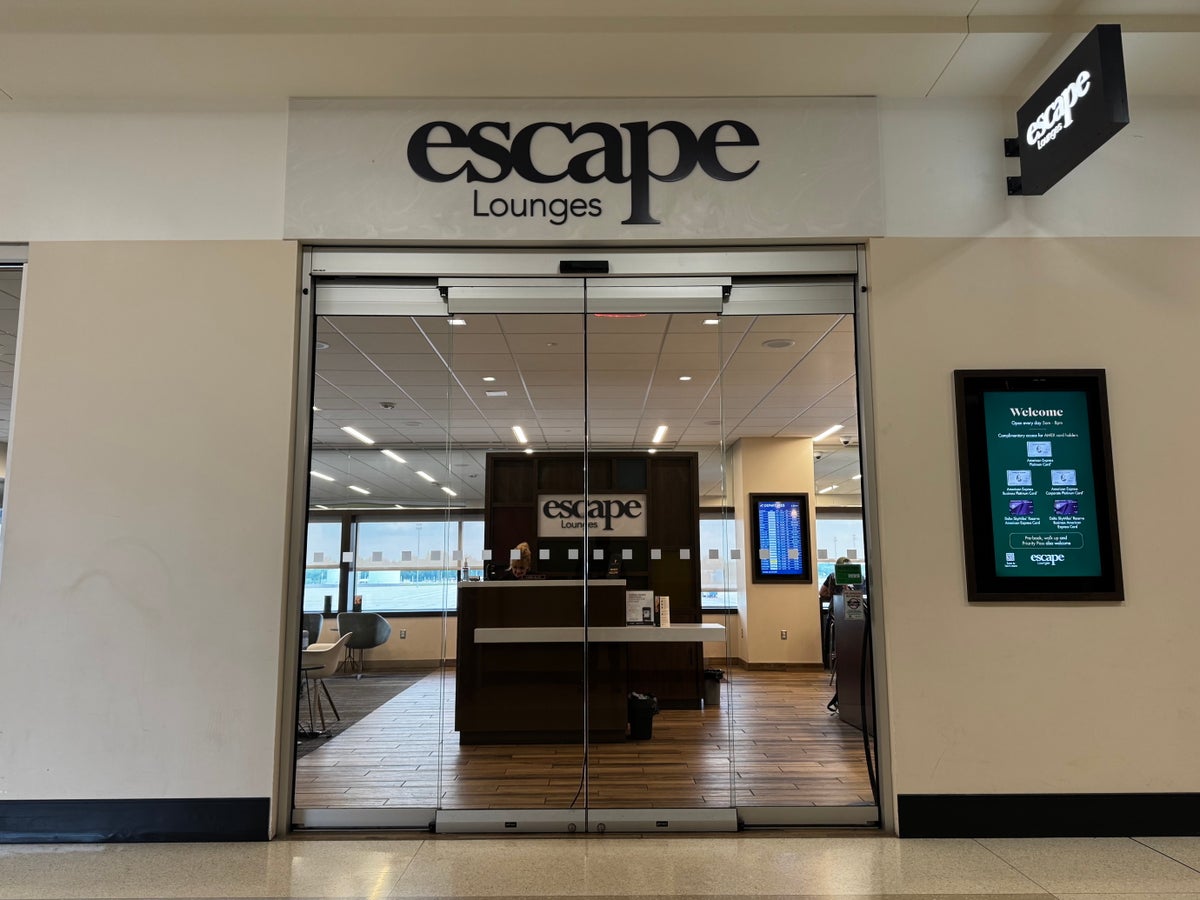 Entrance Escape Lounges The Centurion Studio Partner CMH Columbus Ohio