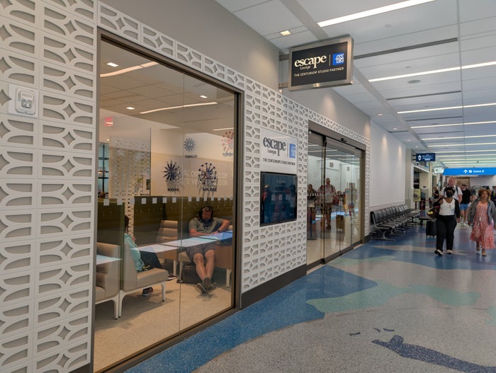 Escape Lounge FLL entrance