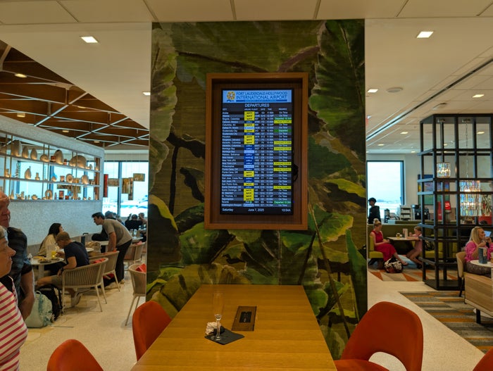 Escape Lounge FLL information screen