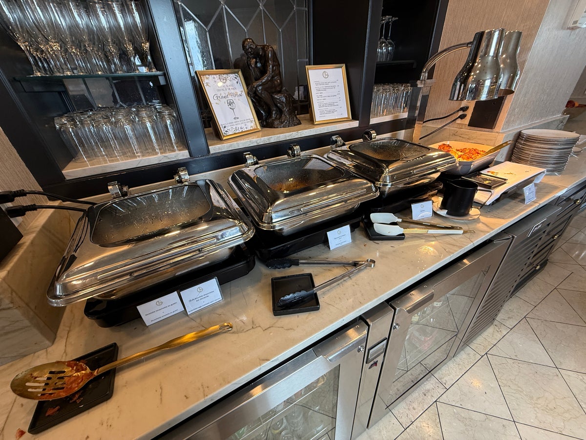 Fairmont Le Château Frontenac Breakfast Hot Items