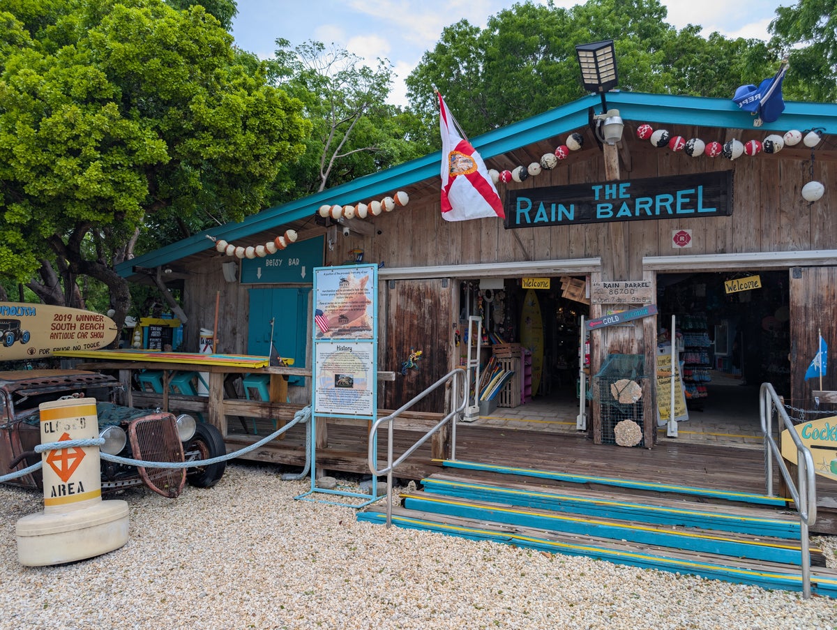 Florida Overseas Highway road trip Rain Barrel Village entrance
