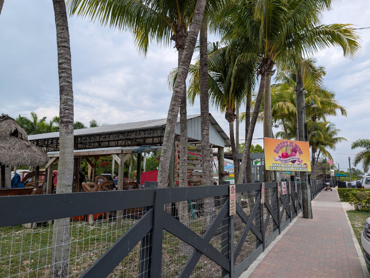 Florida Overseas Highway road trip Robert is Here fruit stand