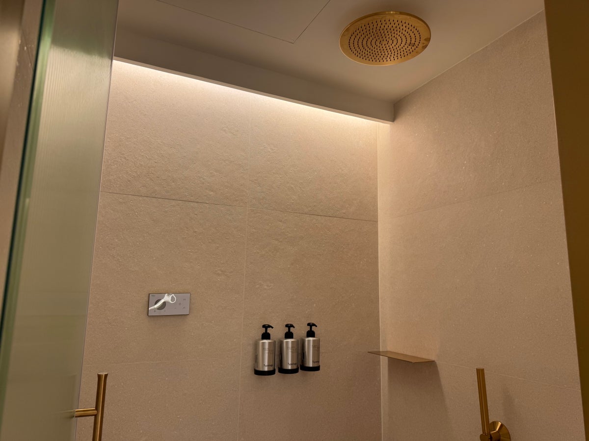 Grand Hotel Centenari Valencia Marriott Autograph Collection bathroom shower