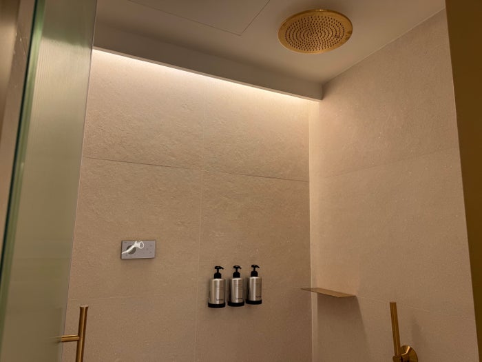 Grand Hotel Centenari Valencia Marriott Autograph Collection bathroom shower Grand Hotel Centenari Valencia Marriott Autograph Collection bathroom shower