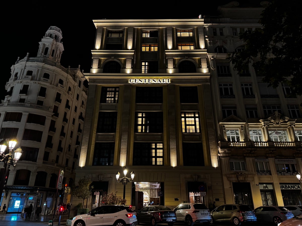 Grand Hotel Centenari Valencia Marriott Autograph Collection building