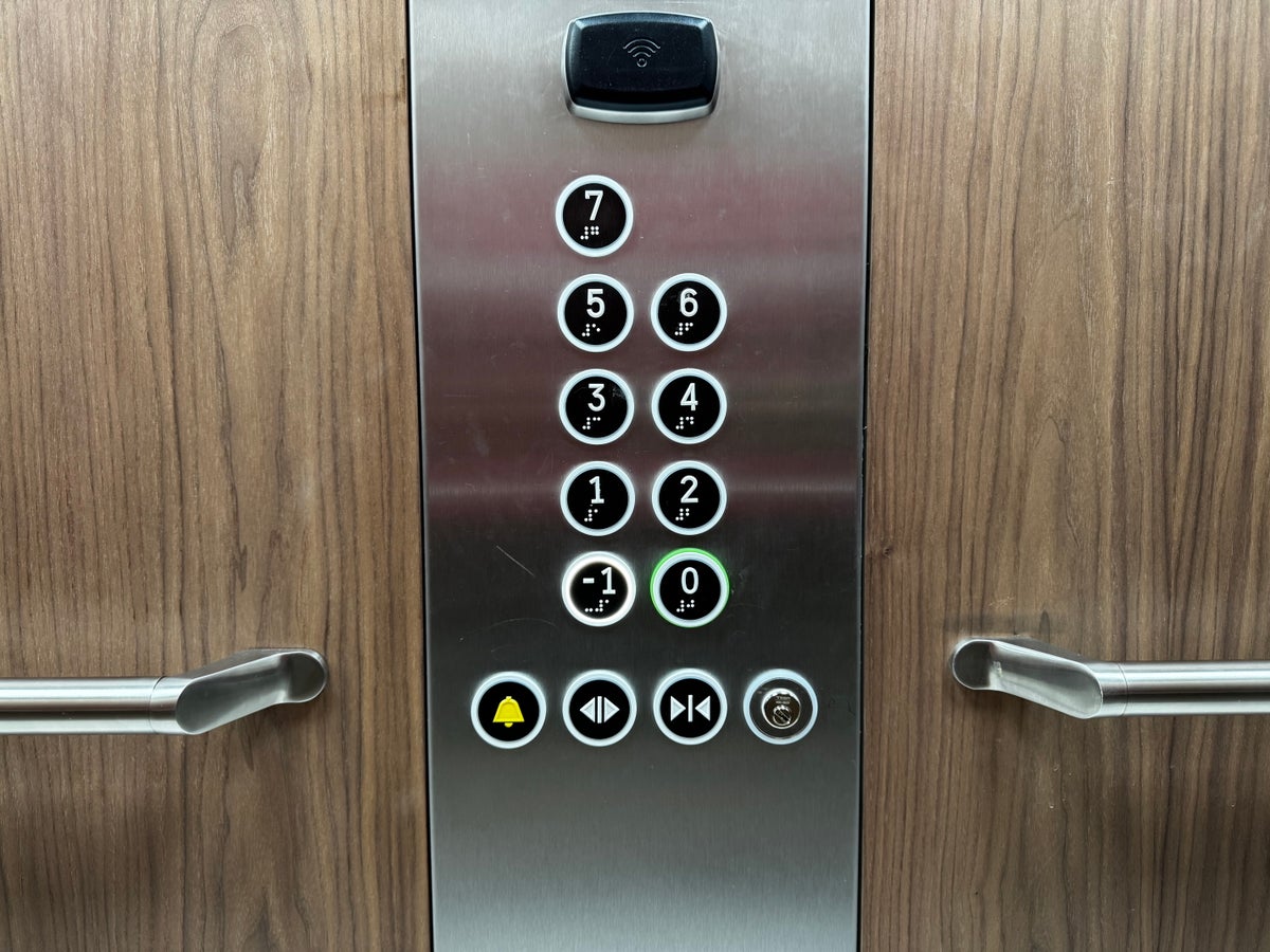 Grand Hotel Centenari Valencia Marriott Autograph Collection elevator buttons