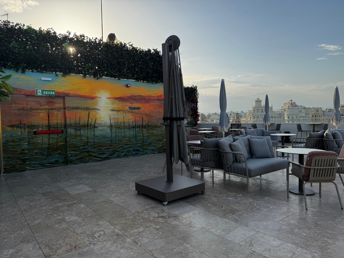 Grand Hotel Centenari Valencia Marriott Autograph Collection rooftop mural