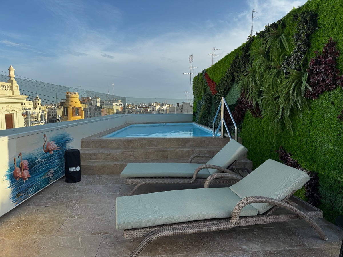 Grand Hotel Centenari Valencia Marriott Autograph Collection rooftop pool
