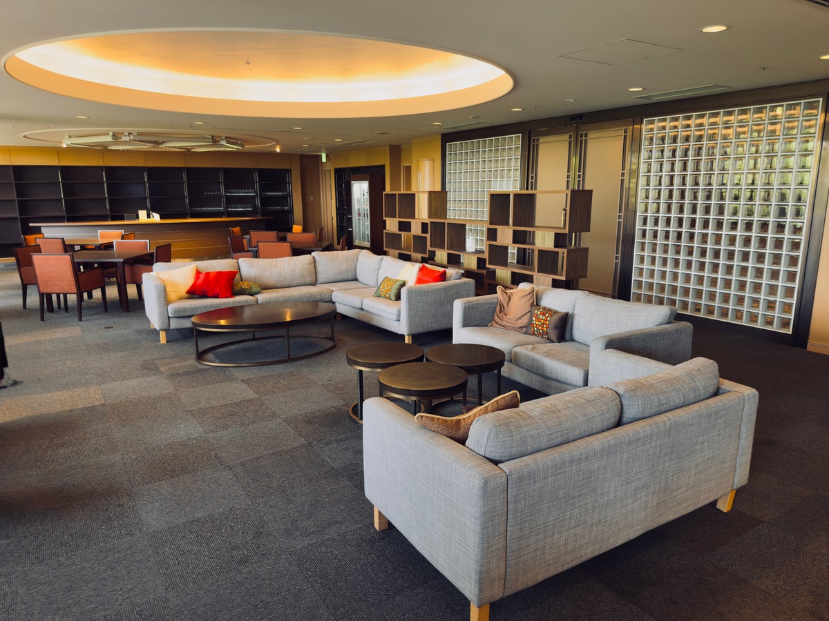 Hilton Odawara Resort Ocean Lounge seating sofa