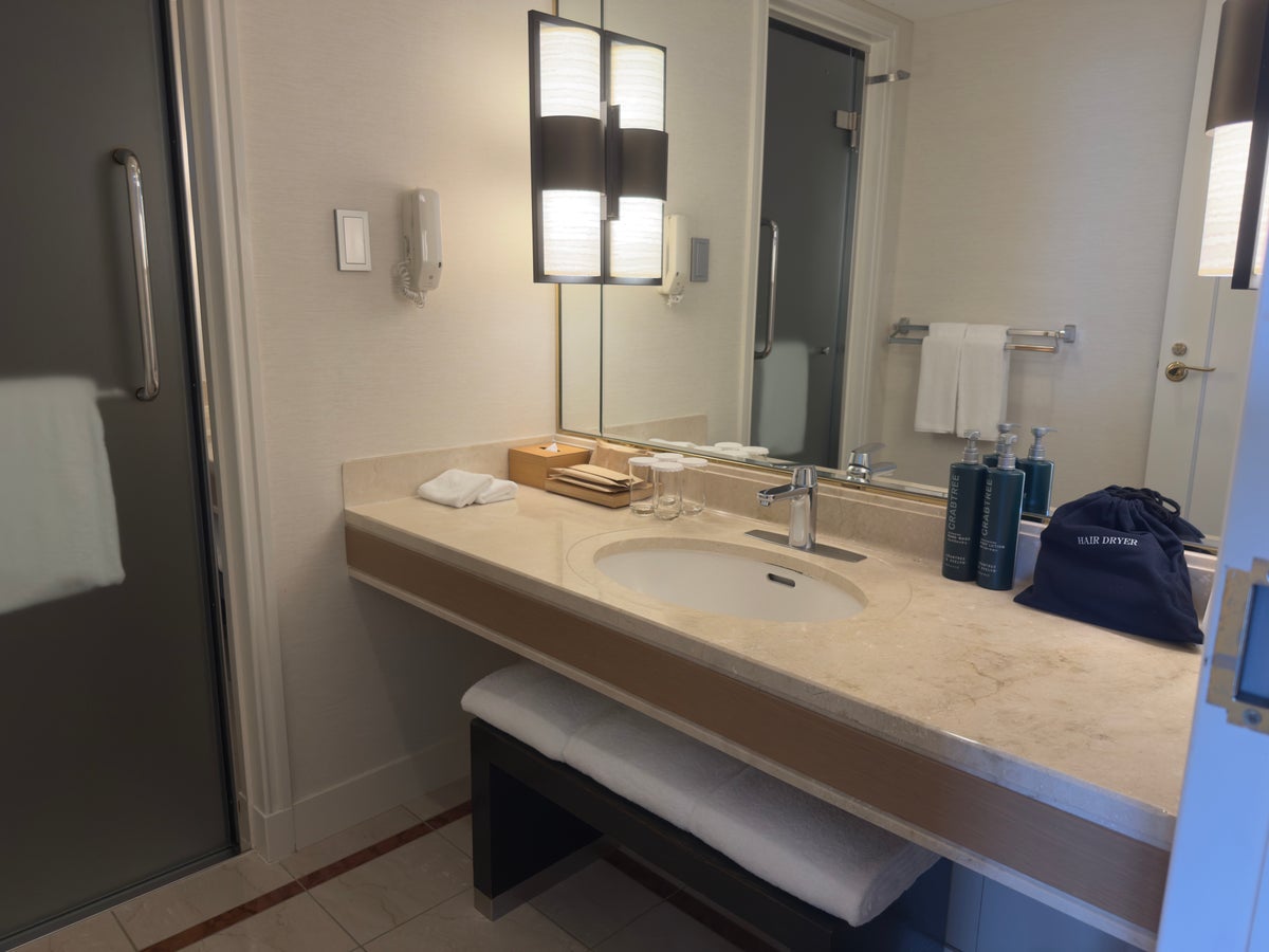 Hilton Odawara Resort bathroom vanity
