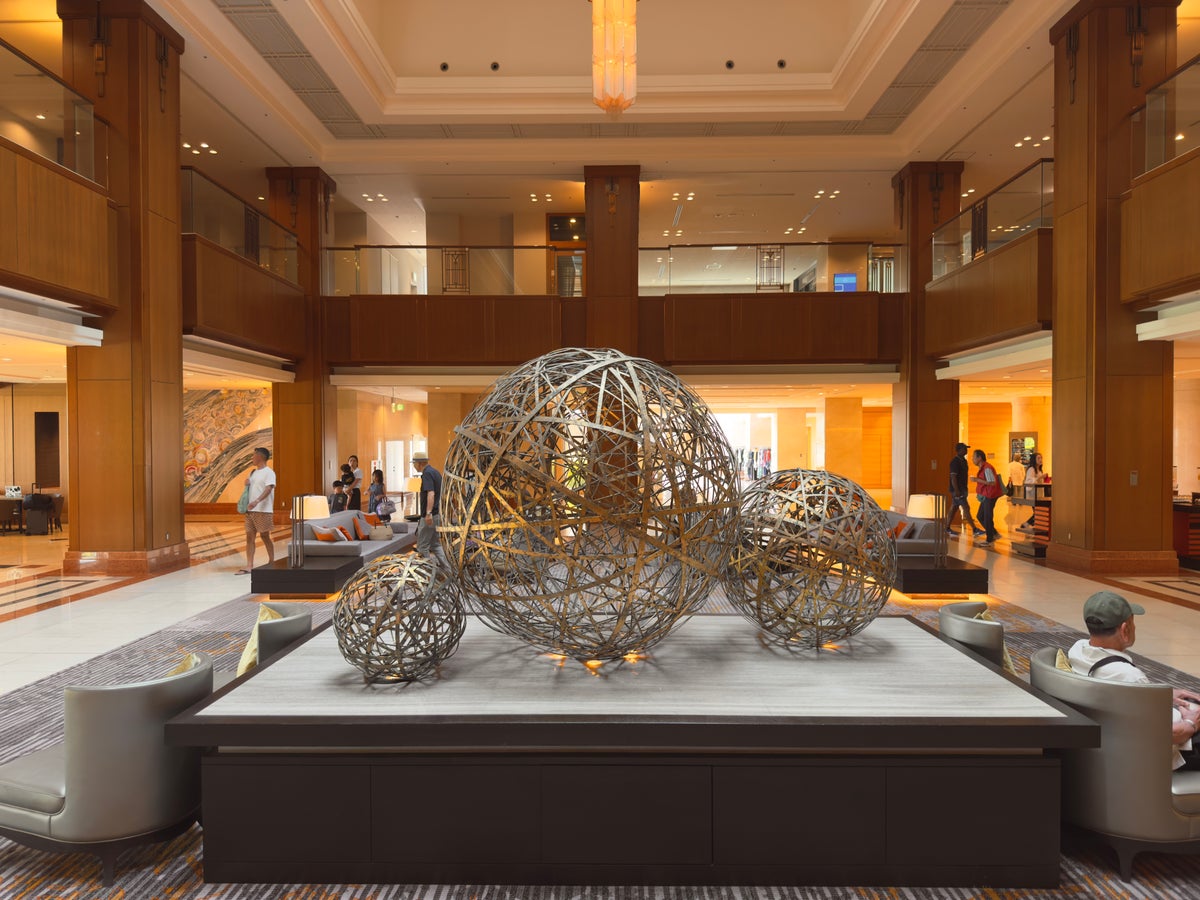 Hilton Odawara Resort lobby artwork