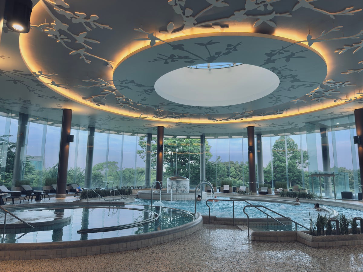 Hilton Odawara Resort pool facility