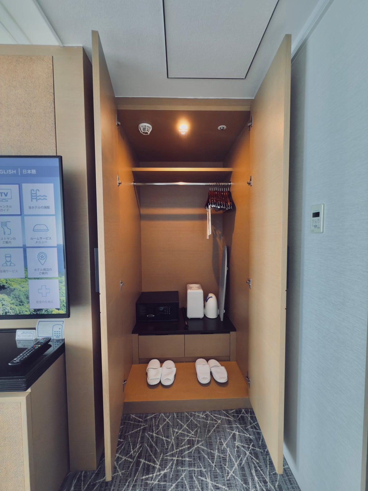 Hilton Odawara Resort room closet