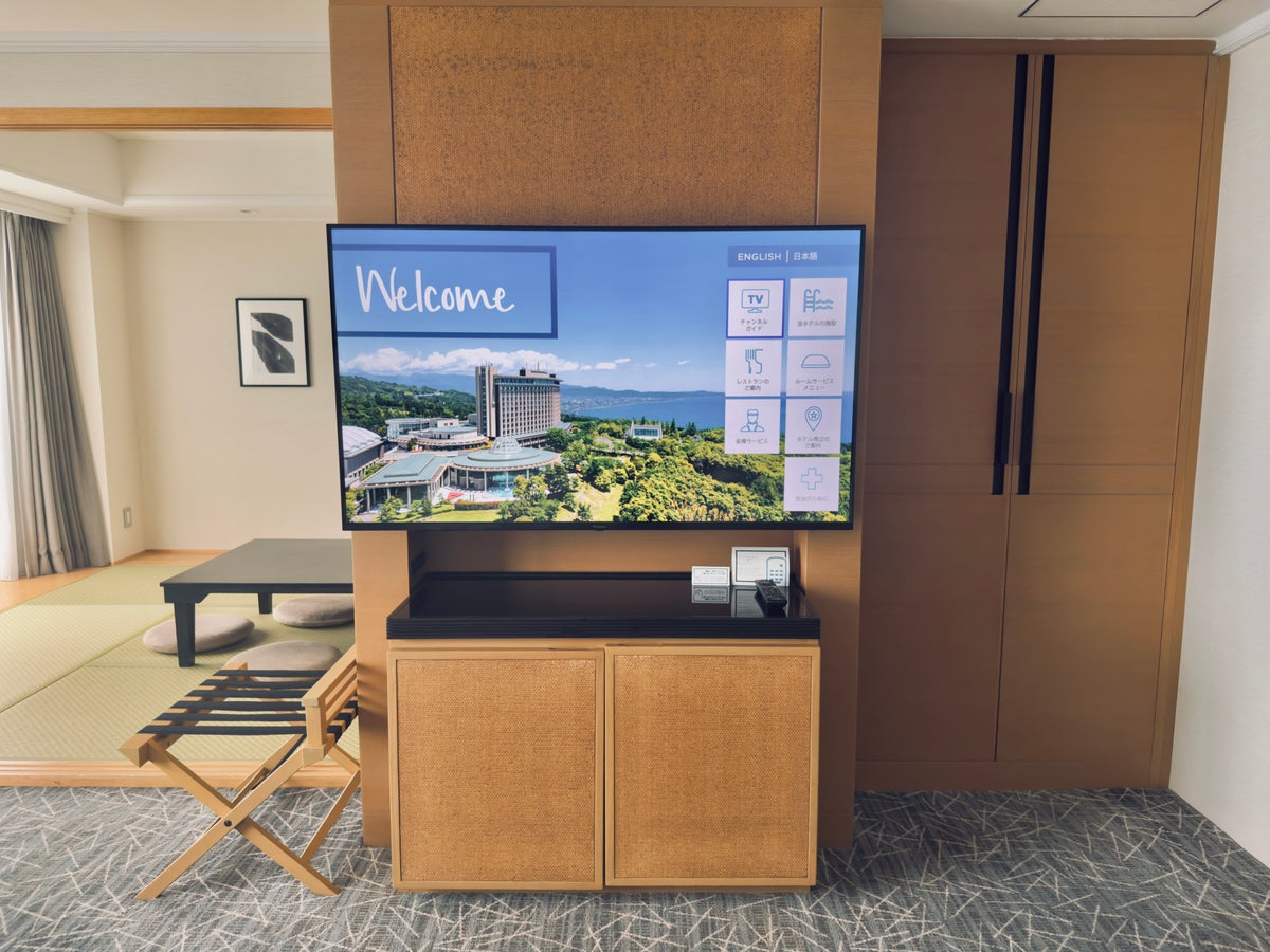 Hilton Odawara Resort room television
