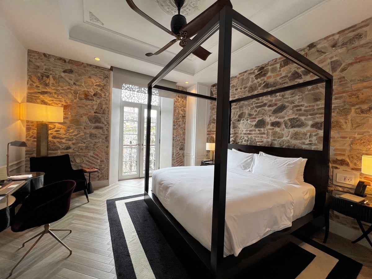 Hotel La Compania guest room in French wing