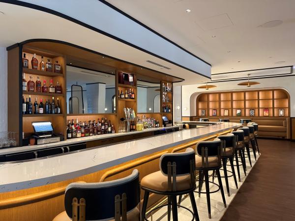Hyatt Centric Chicago O'Hare Bar