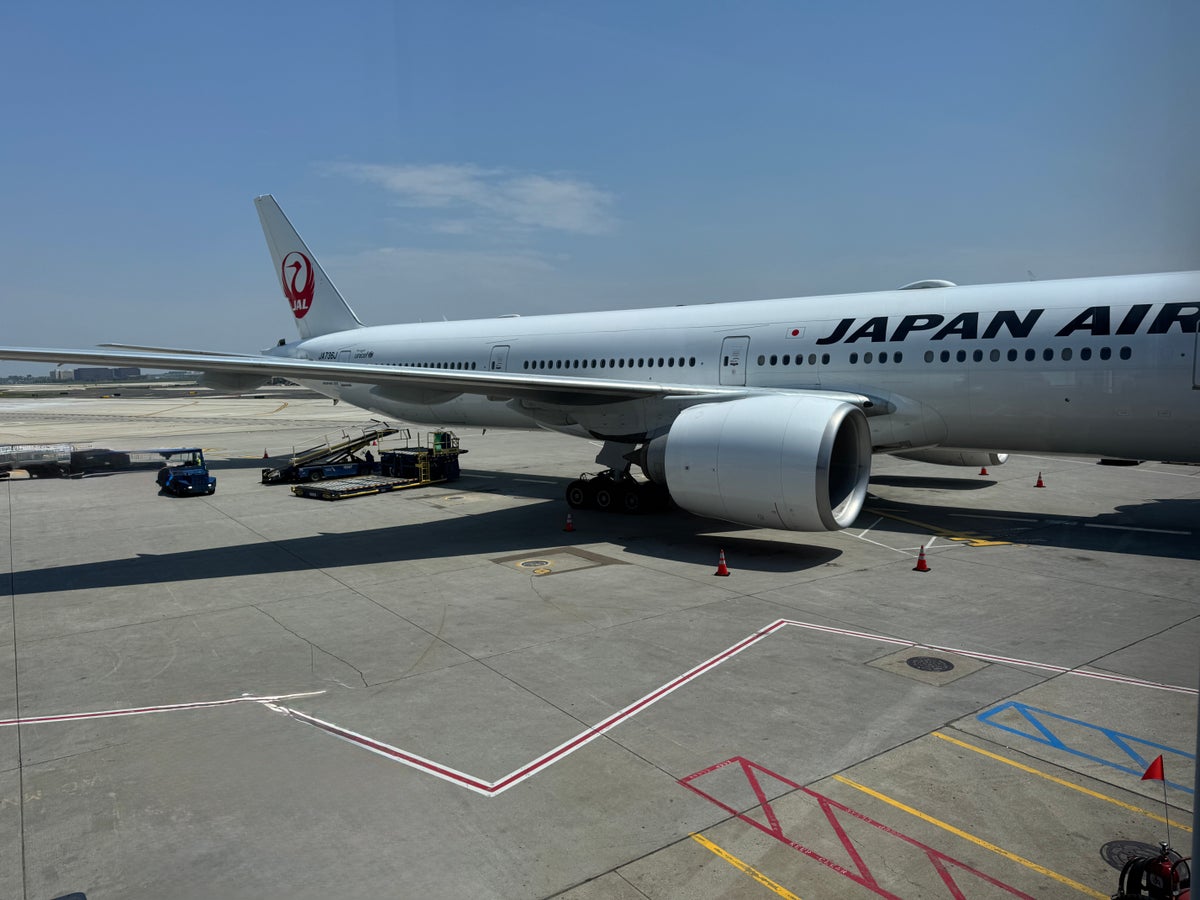 Japan Airlines Boeing 777 300