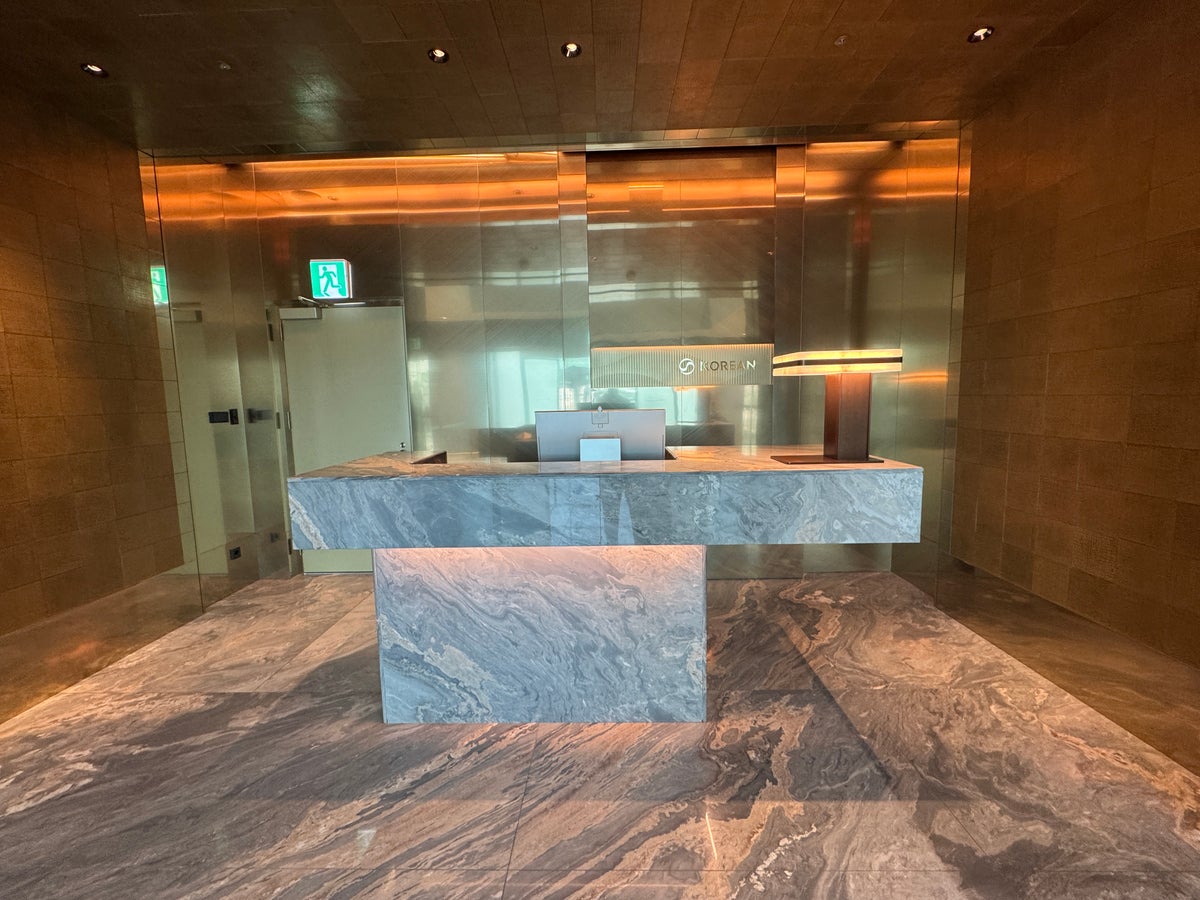 Korean Premium Check in Desk