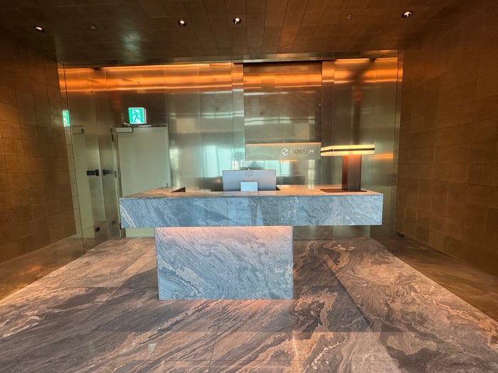 Korean Premium Check in Desk
