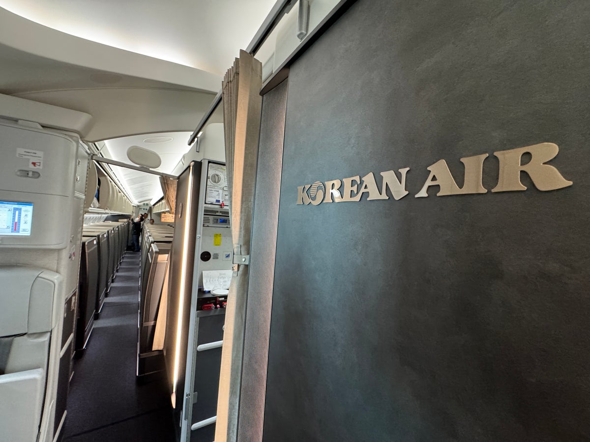 Korean Air 787-10 Prestige 2.0 Suites Review [ICN to SEA]