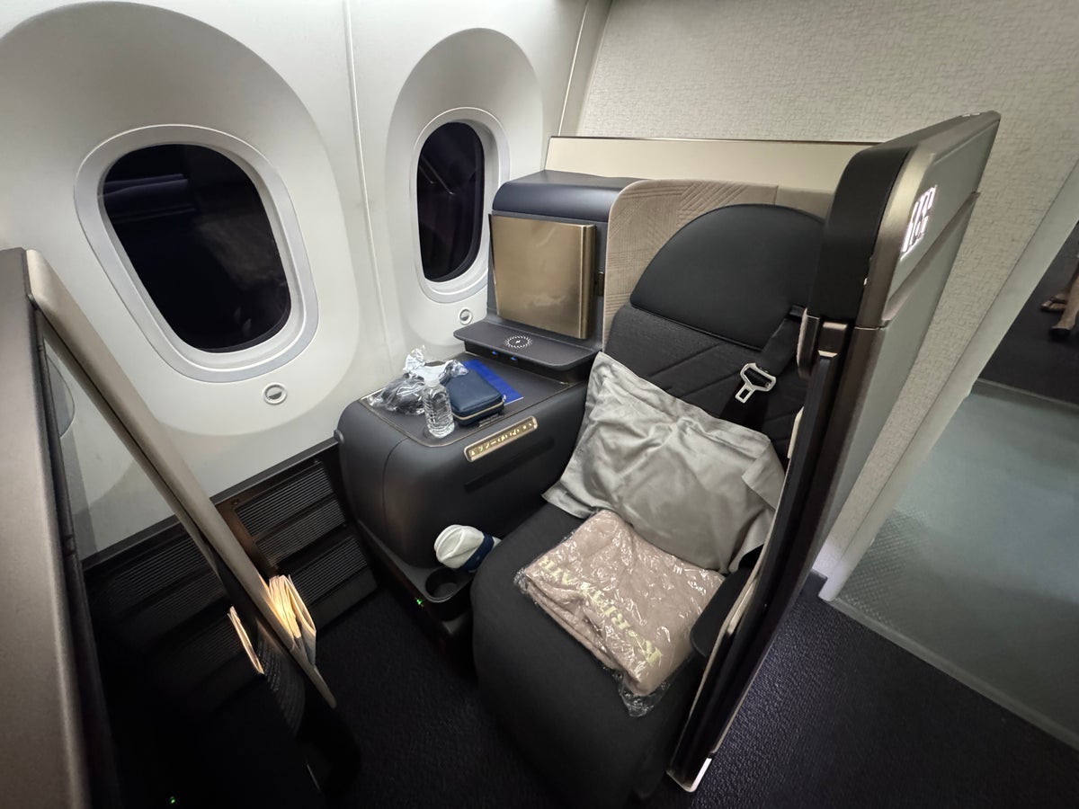 Korean Prestige 2.0 Suites Window Seat Back Row