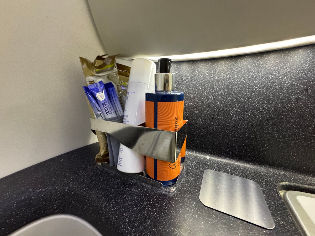 Korean Prestige 2.0 Suites toiletries