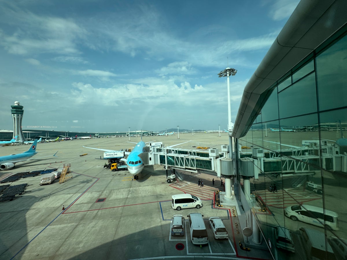Korean Prestige Lounge 787 10 Parked