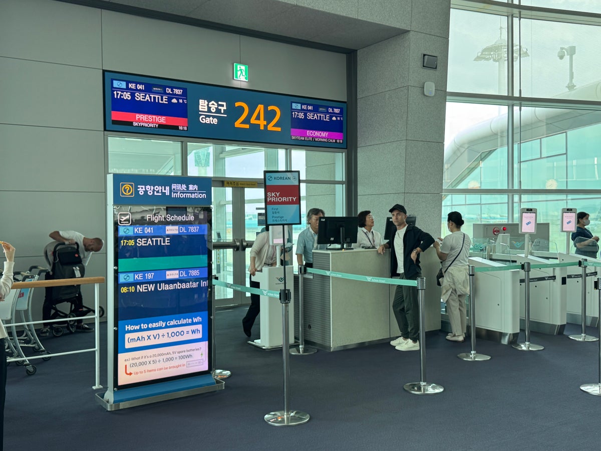 Korean Prestige Lounge Gate Boarding