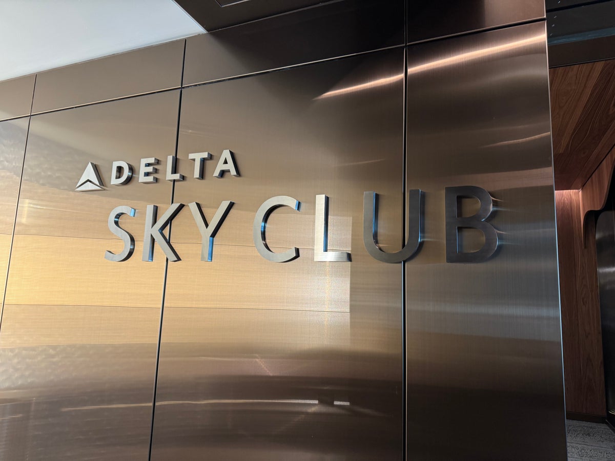 New Delta Sky Club SEA exterior sign